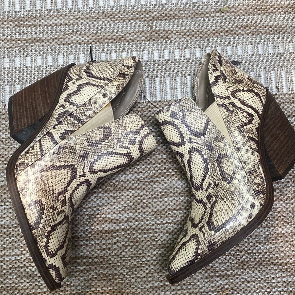 Brand new Vince Camuto snakeskin short boots